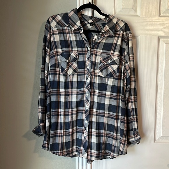 Torrid plaid longsleeve button down shirt - Picture 1 of 4